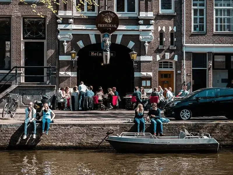Proeflokaal A. van Wees / Distilleerderij De Ooievaar, Amsterdam