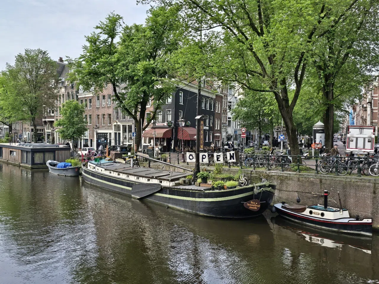 Les familles d'Amsterdam qui n'ont jamais quitté l'eau