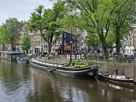Amsterdam's Houseboat Families Who Never Left the Water